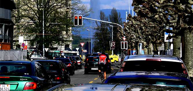 Image d'embouteillages en ville de Genève pour symboliser l'erreur
